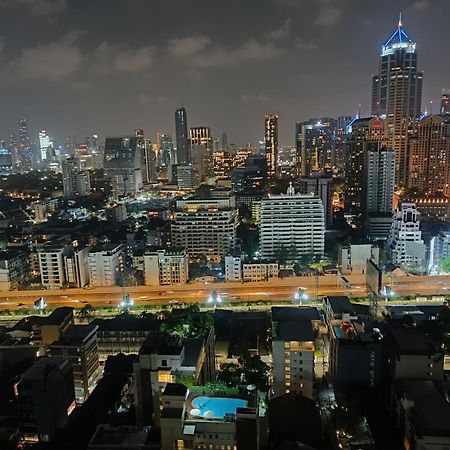 Affordable Serviced Apartments In Nana Omni Tower - Prime Sukhumvit Location Bangkok Bagian luar foto