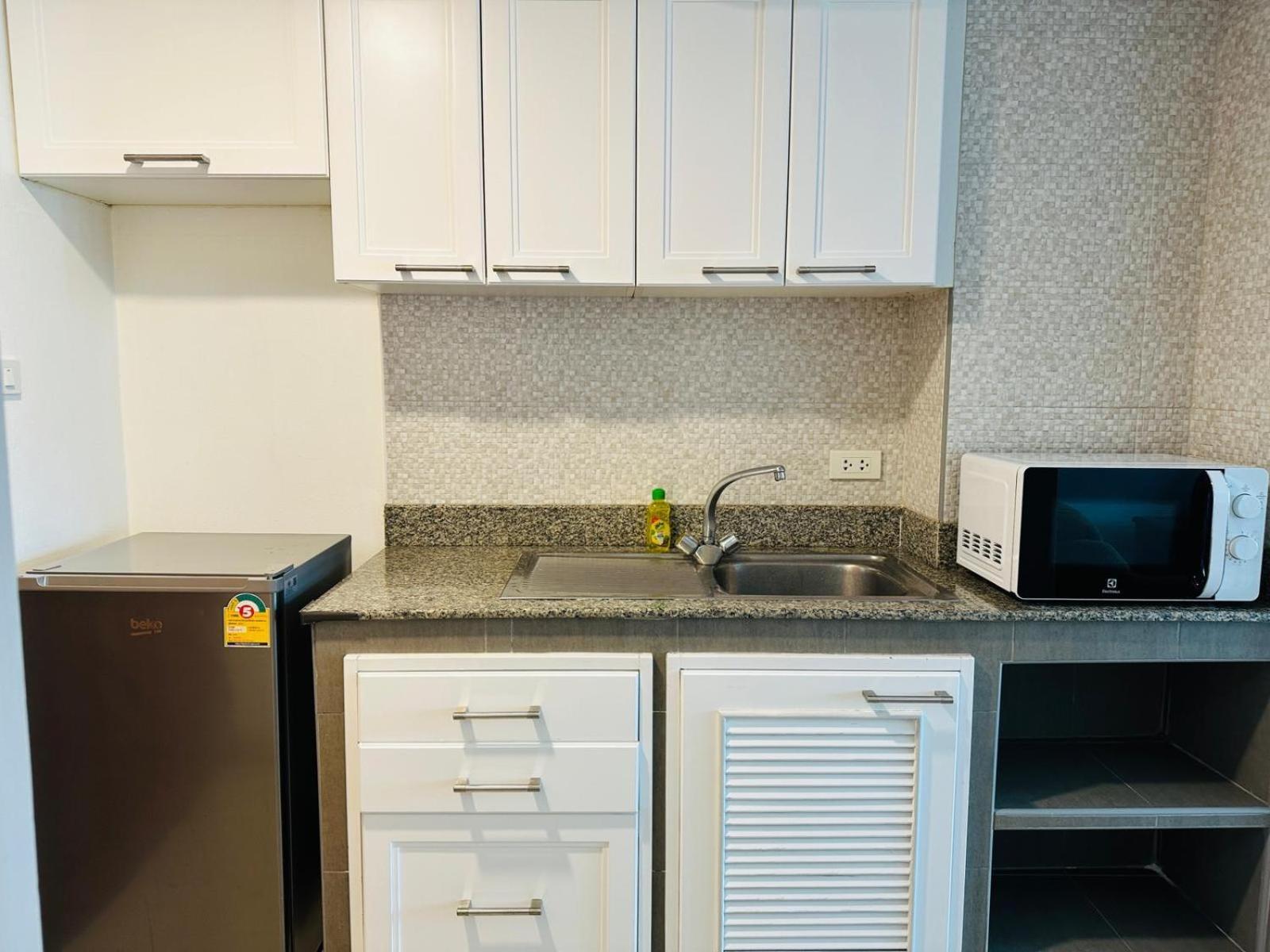 Affordable Serviced Apartments In Nana Omni Tower - Prime Sukhumvit Location Bangkok Bagian luar foto