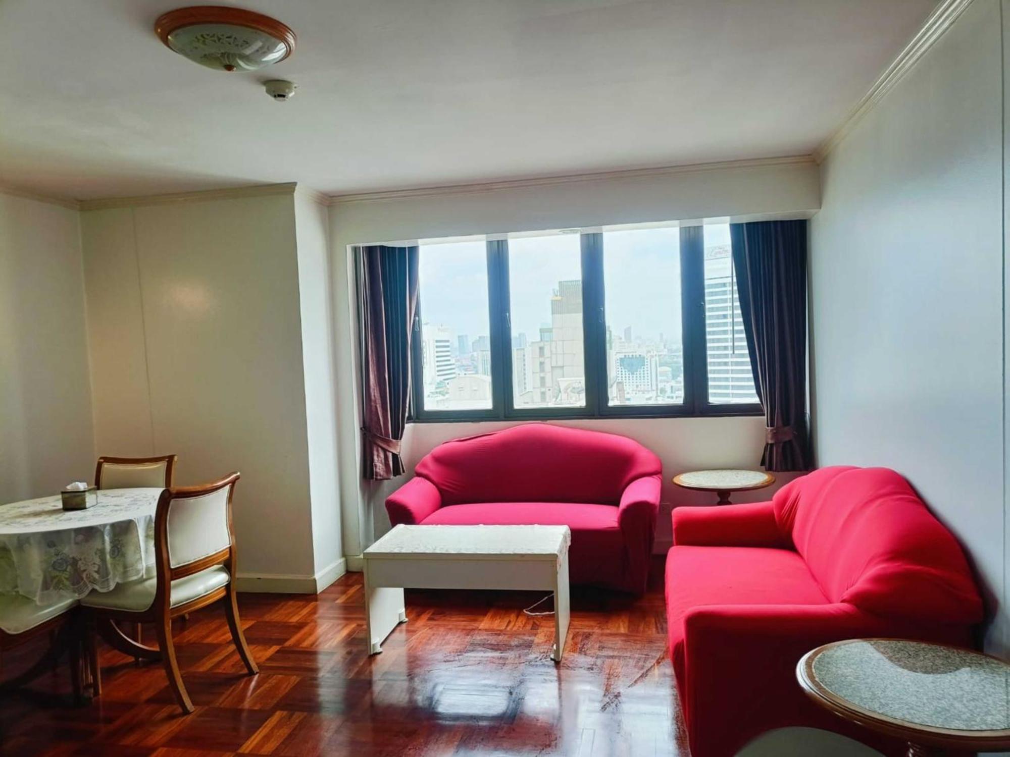 Affordable Serviced Apartments In Nana Omni Tower - Prime Sukhumvit Location Bangkok Bagian luar foto