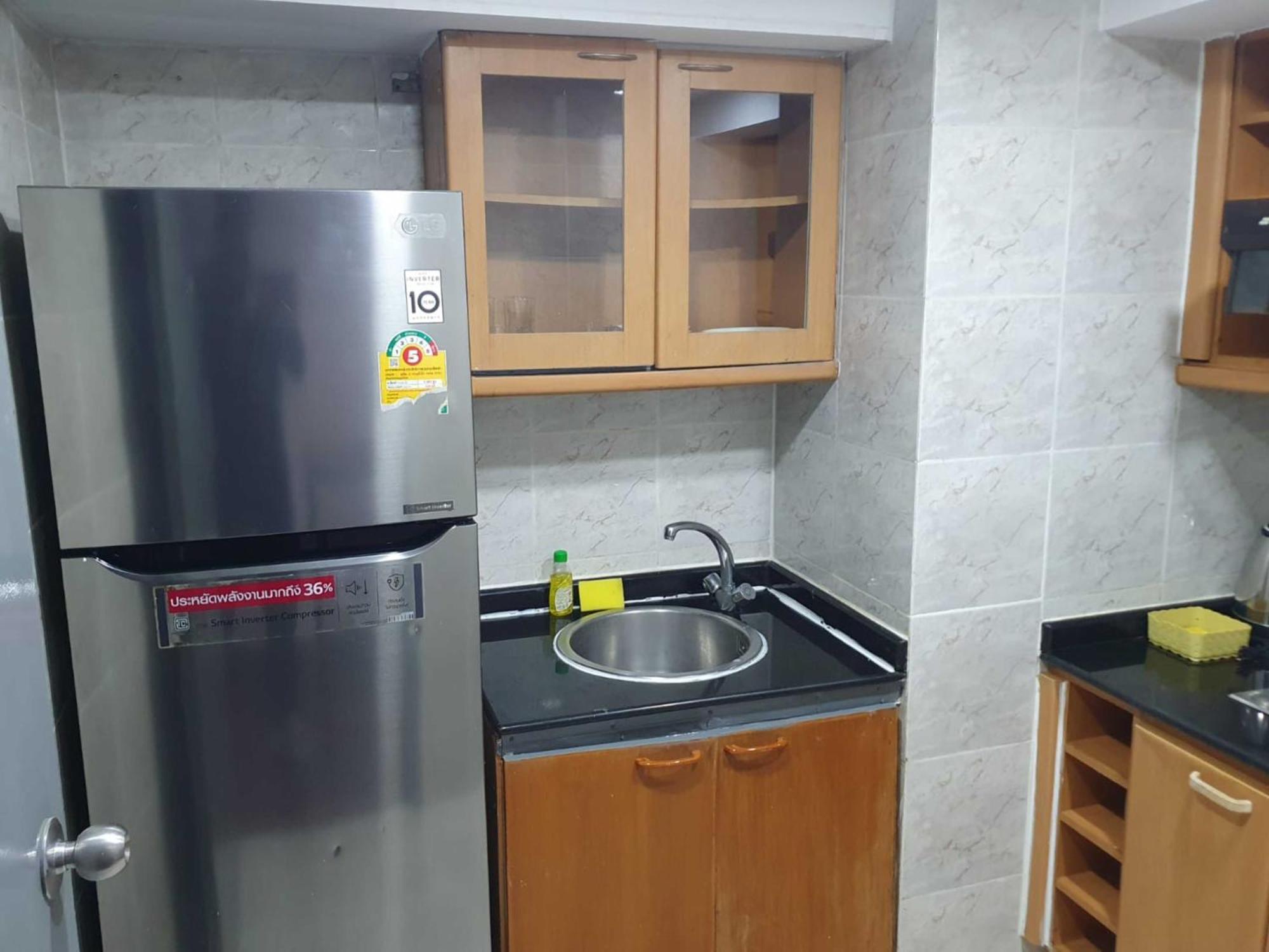 Affordable Serviced Apartments In Nana Omni Tower - Prime Sukhumvit Location Bangkok Bagian luar foto