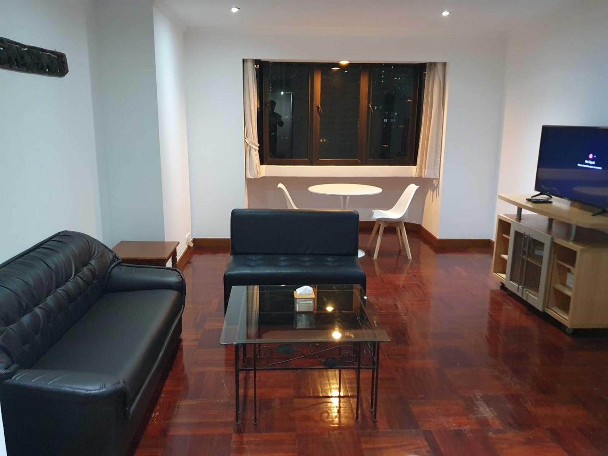 Affordable Serviced Apartments In Nana Omni Tower - Prime Sukhumvit Location Bangkok Bagian luar foto